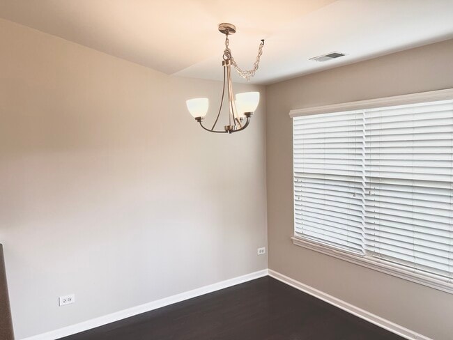Foto del edificio - 1288 N Red Oak Cir