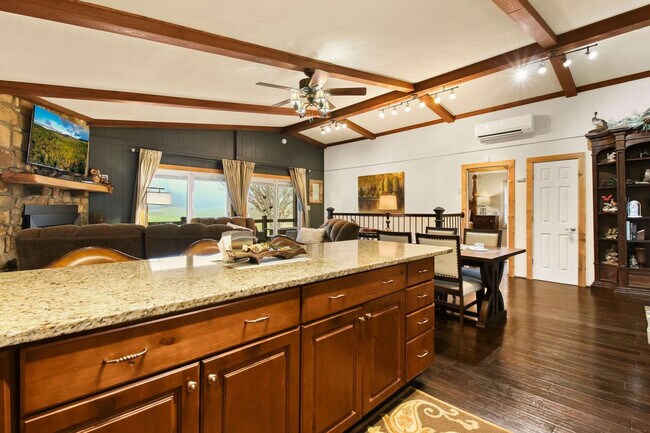 Building Photo - 100 Hemlock Spur