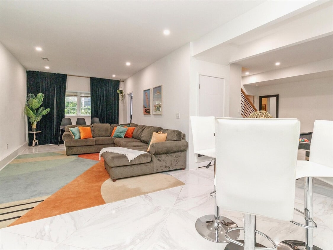 Foto principal - 211 Atherton St