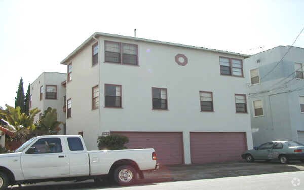 Foto del edificio - 145 Belleview Dr