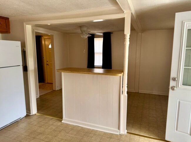 Building Photo - 10150 Minnie Hall Rd