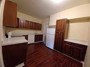 Building Photo - 1118 Revell Ave