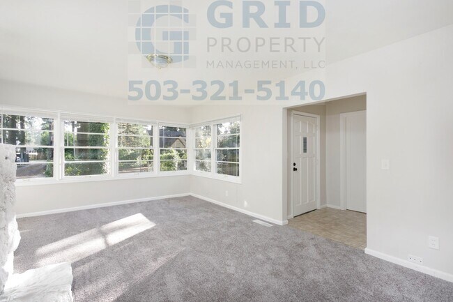 Foto del edificio - Spacious 3 Bedroom Home Available on Fores...