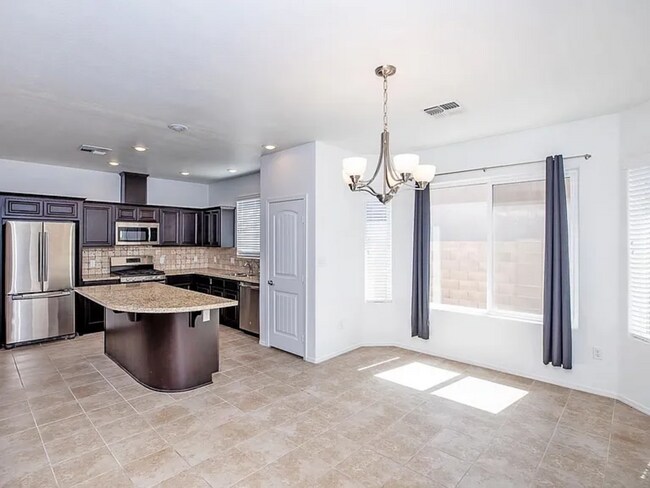 Building Photo - 5 Bedroom Home in Livingston Ranch for Rent!