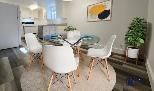Foto del edificio - Newly Renovated, Clean & Bright 2 Bedroom, 1 Bathroom Apartment for Rent in Shelley - Washer/Drye...