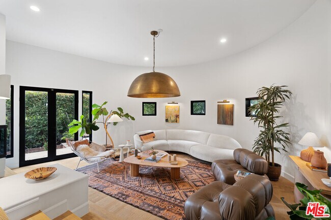 Foto del edificio - 2065 Watsonia Terrace