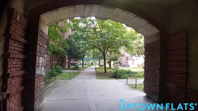 Foto del edificio - 625 Allerton Ave