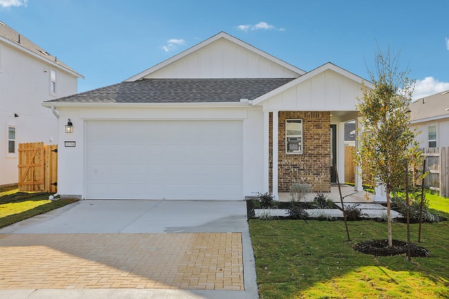 Building Photo - 1004 Yaupon Holly Dr