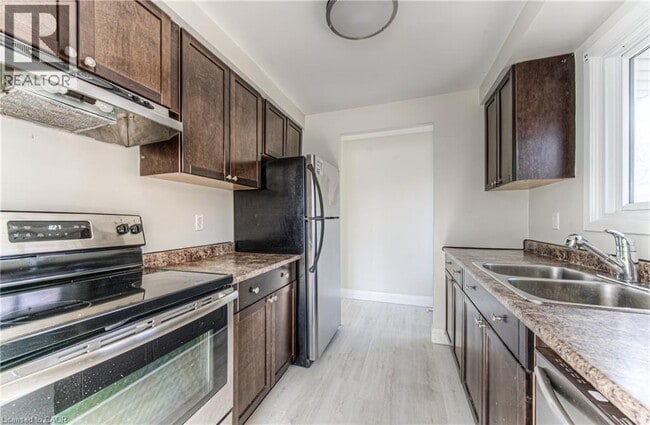 Building Photo - 511 Strasburg Rd