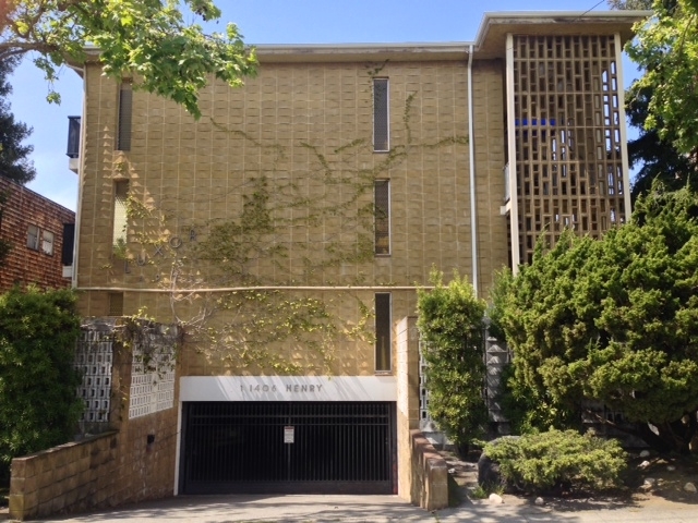 Building Photo - The Luxor Apartments