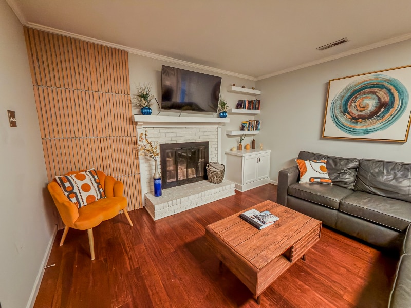 Foto principal - 341 E Millbrook Rd