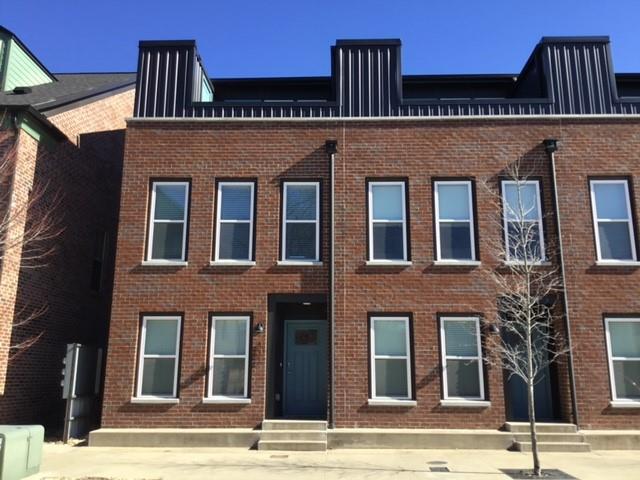 Primary Photo - 421 SW B St