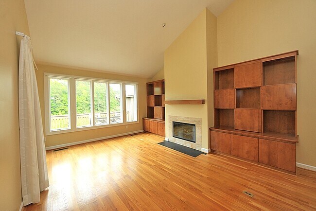 Building Photo - 16 Bayswater Pl