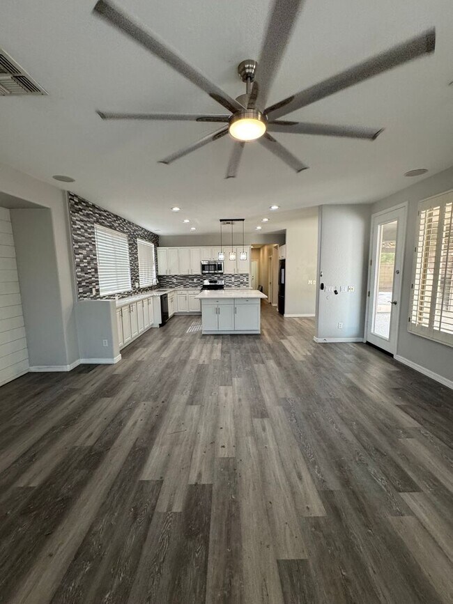 Foto del edificio - 4 bedroom with pool in Anthem