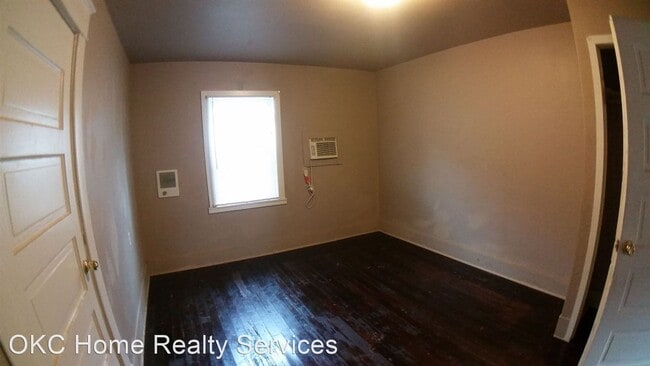 Building Photo - 2 br, 1 bath House - 115 SW. 23rd ST #A