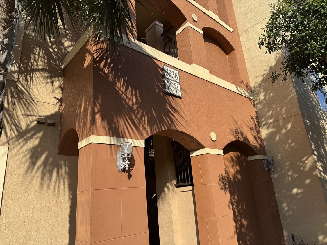 Foto principal - 5536 Metrowest Blvd