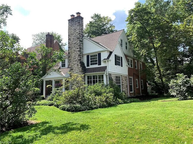 Front - 3538 Glencairn Rd