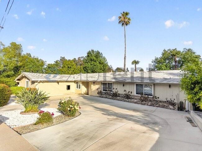 Foto del edificio - 20520 Rhoda St