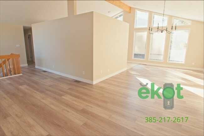 Foto del edificio - Spacious 5 Bedroom Home in Cottonwood Heights