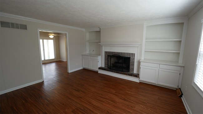 Foto del edificio - 1320 Cool Creek Dr