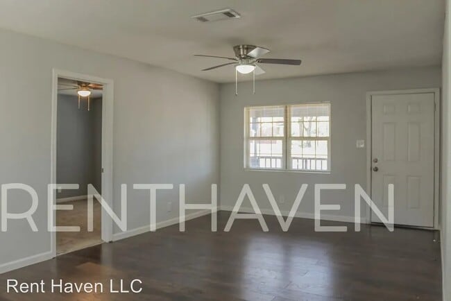 Building Photo - 1212 Eastview Ave