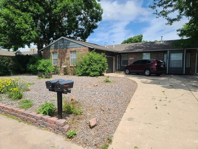 Building Photo - 14318 E Montana Cir