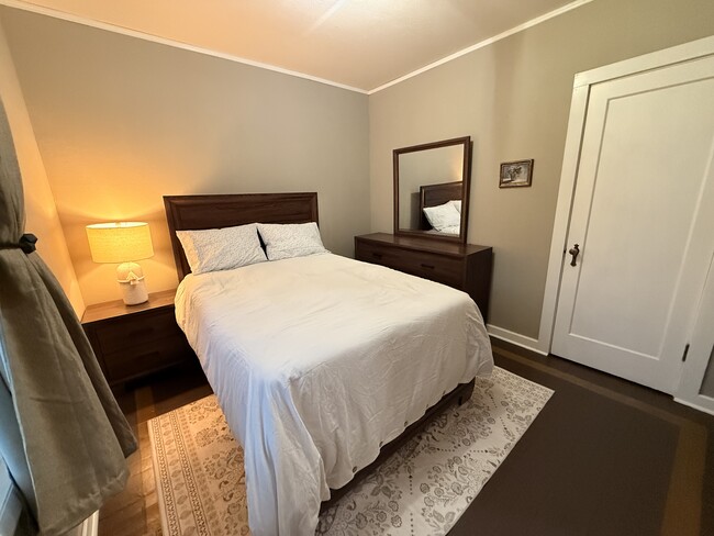 Fully furnished front bedroom - 215 N Emmett Ave