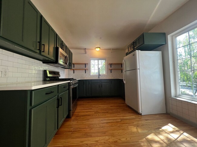 Building Photo - 4 Bedroom/2 Bathroom House in Ogden