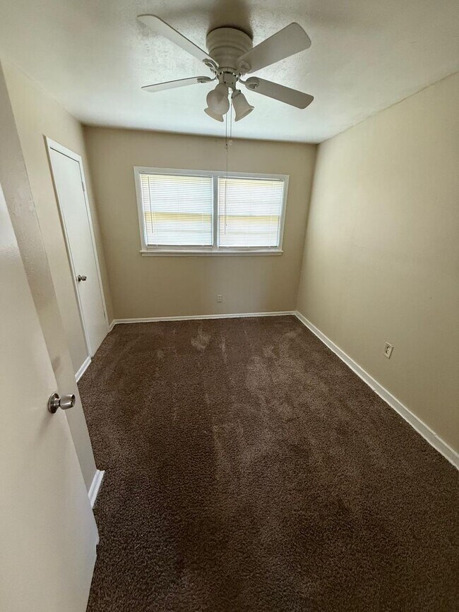 Foto del edificio - $0 First Month's Rent / $0 Deposit at Move-in