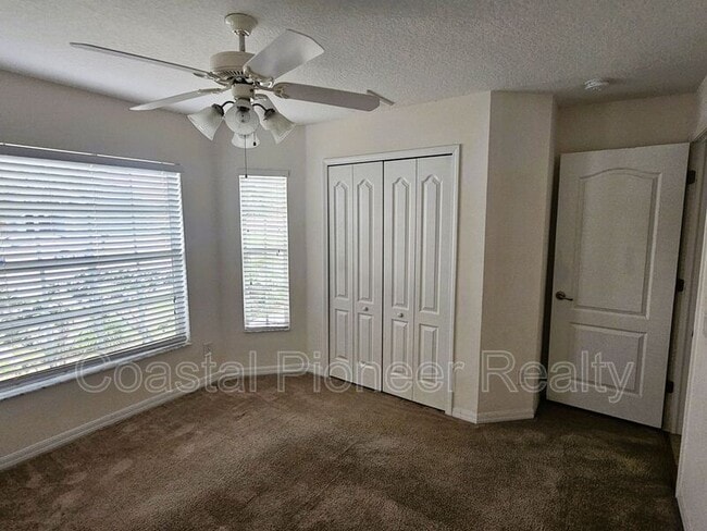 Foto del edificio - 3220 Clover Blossom Cir