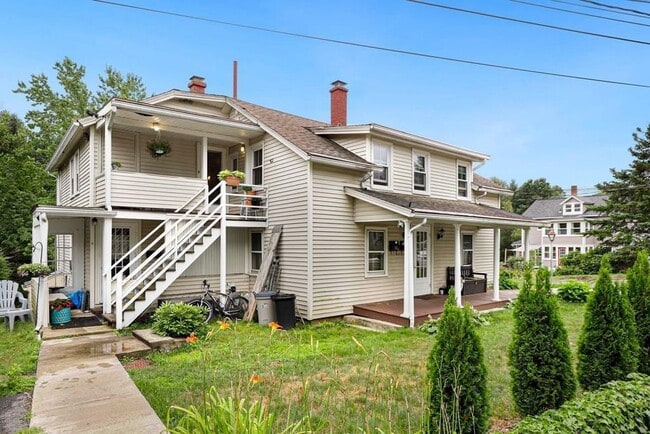 Side - 19 River Ave