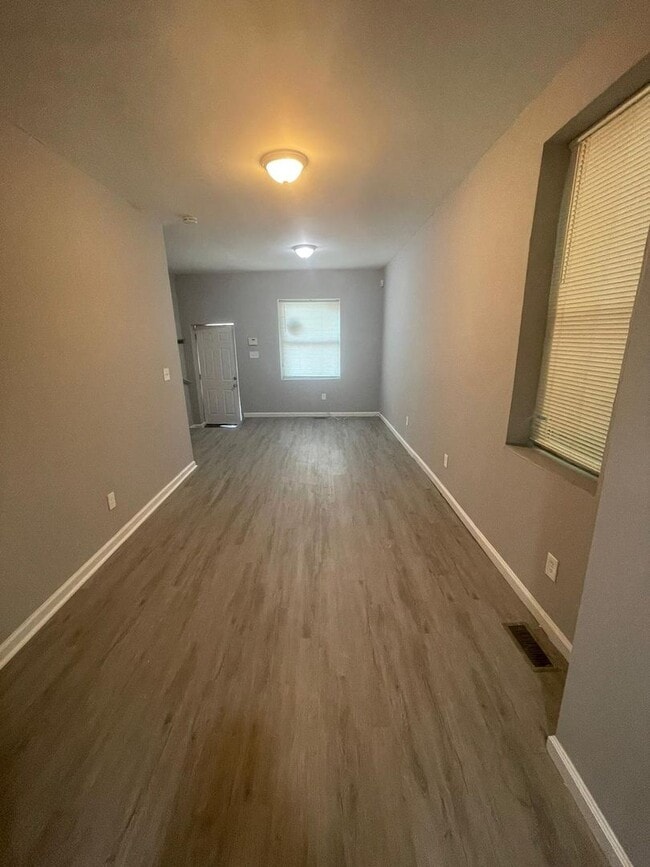 Foto del edificio - Recently Renovated 3 Bed 1.5 Bath Ready To Move In ASAP