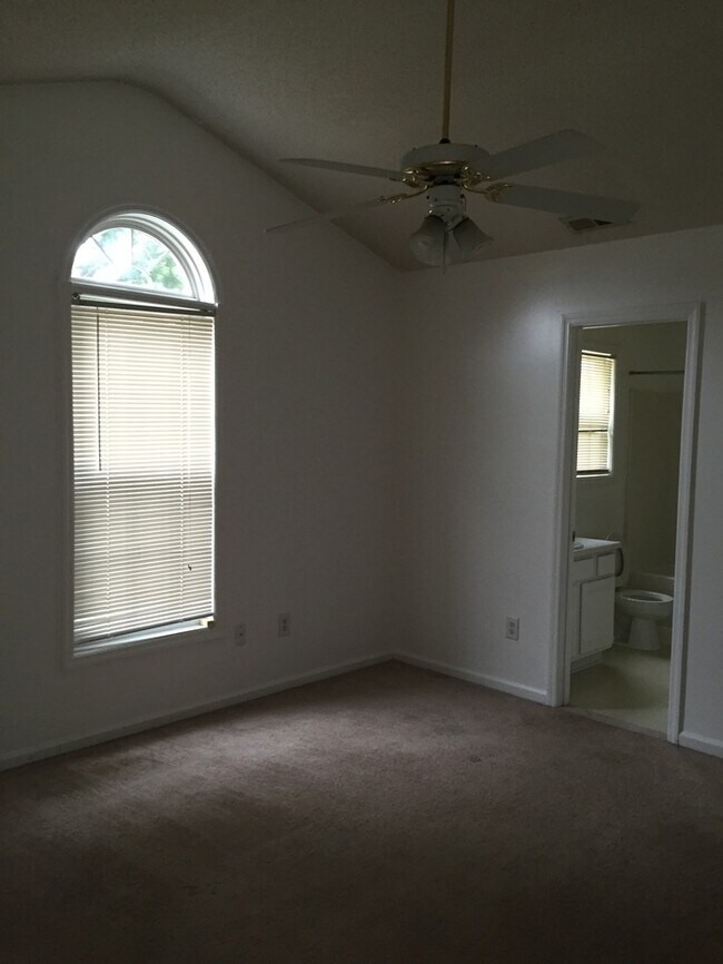 Building Photo - 3913 Goforth Drive, Hope Mills, NC 28348