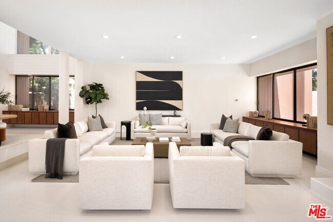 Foto del edificio - 519 N Bedford Dr