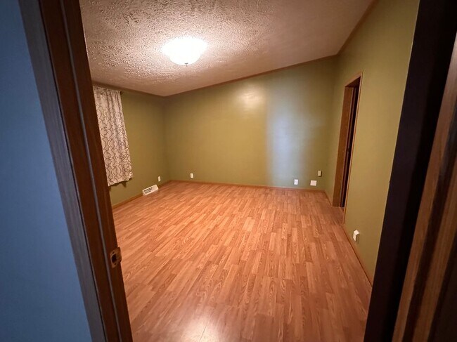 Foto del edificio - 55120 Grade Ave