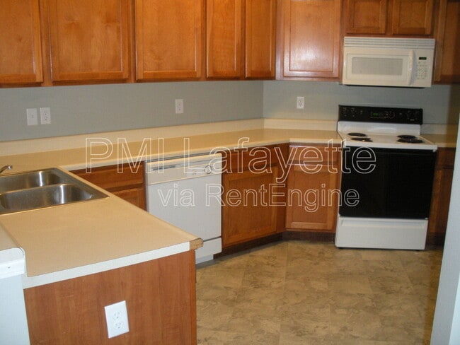 Building Photo - 3526 Bethel Dr