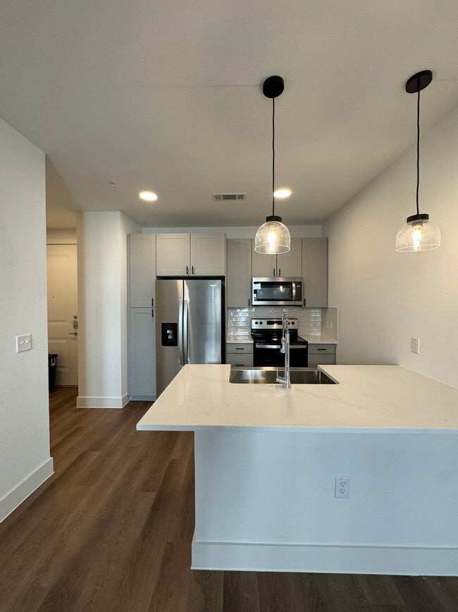 Photo - 305 Maple St Apartment