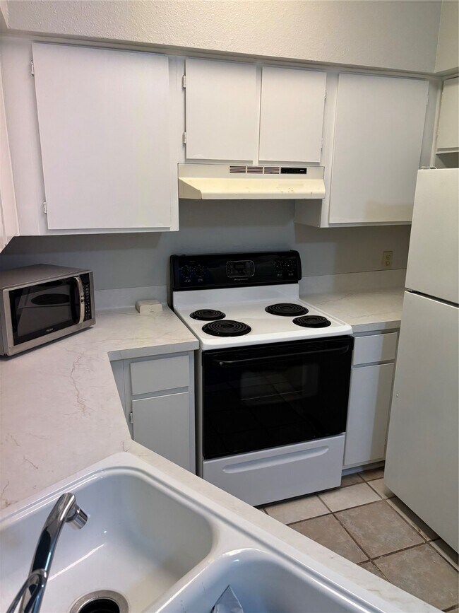 Foto del edificio - 2626 Holly Hall St