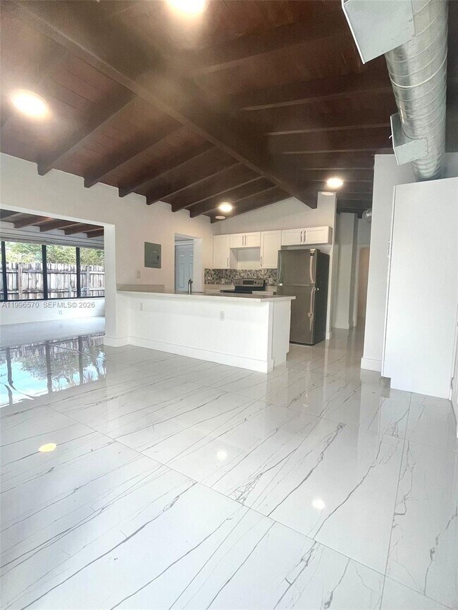 Foto del edificio - 1776 NE 178th St