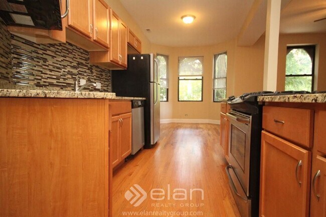 Building Photo - 3148 N Honore St