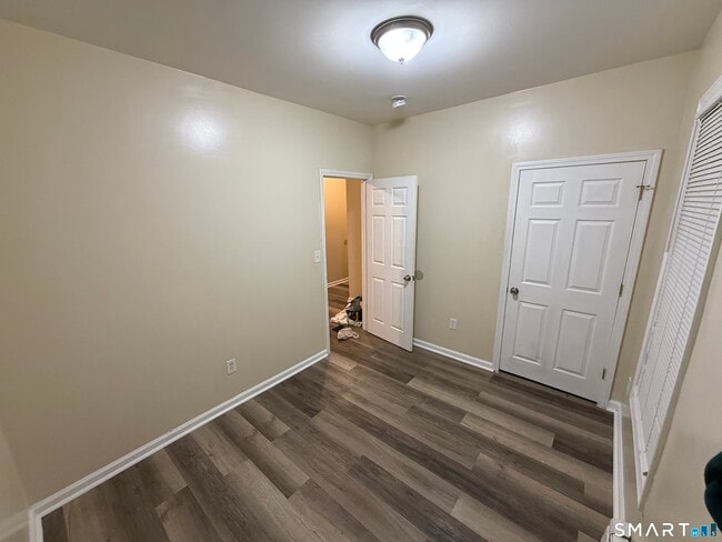 Building Photo - 147 Hazel St