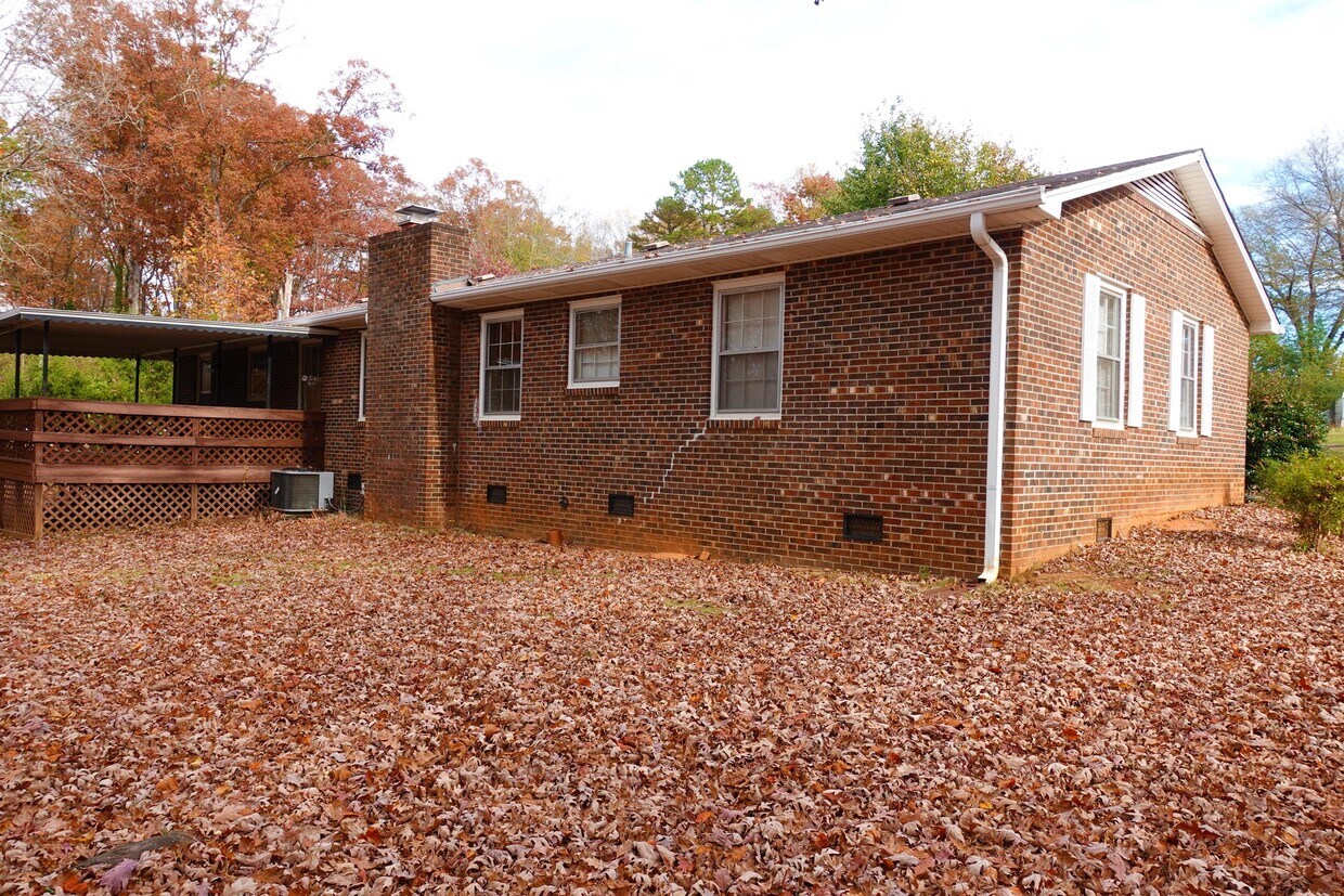 Primary Photo - 300 Colony Rd