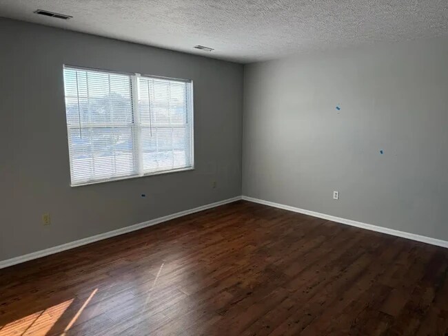 Foto del edificio - 7887 Thornfield Ln