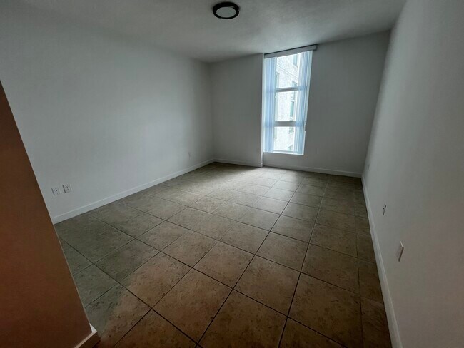 Foto del edificio - 1025 NW 19th Ave