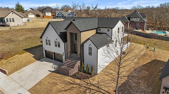 Foto del edificio - 2170 Hopkins Ln