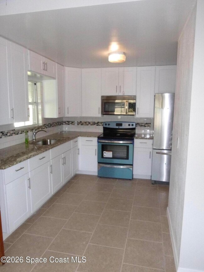 Foto del edificio - 360 Needle Blvd