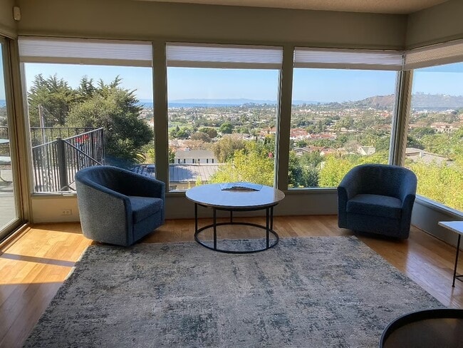 Building Photo - 911 Paseo Ferrelo