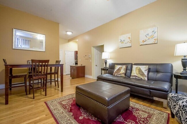 Foto del edificio - 99 E Brookline St