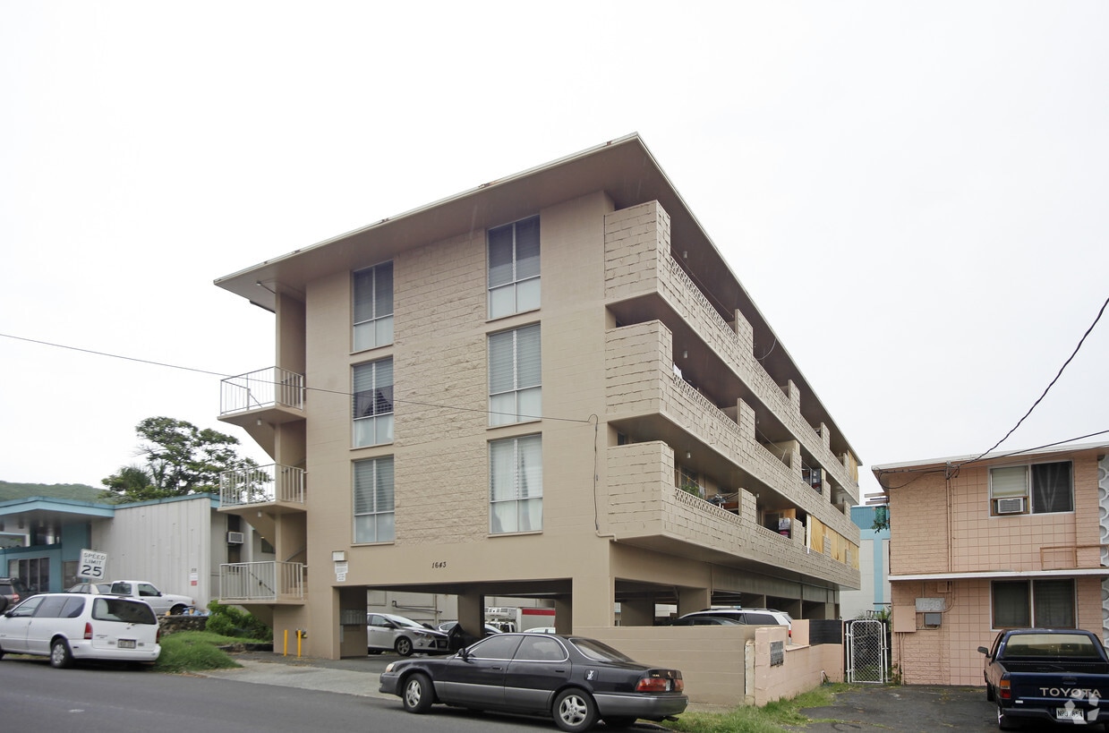 Building Photo - 1643 Piikoi St