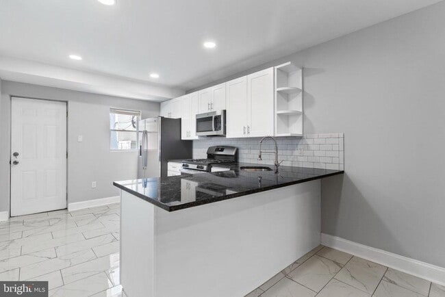Building Photo - 1602 S LeCount St